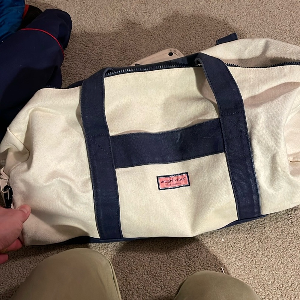 Vineyard vines dufflebag